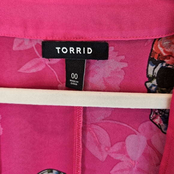 Torrid Womens Kimono Sz 00=M 10 Pink With Flowered Skulls Open Front Hi Lo hem - Picture 5 of 12